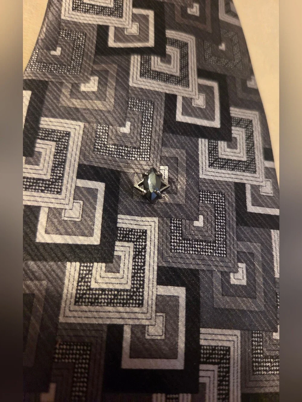 Irvine Park Silk Tie & Tack Classic Geometric Pattern in Black and Gray